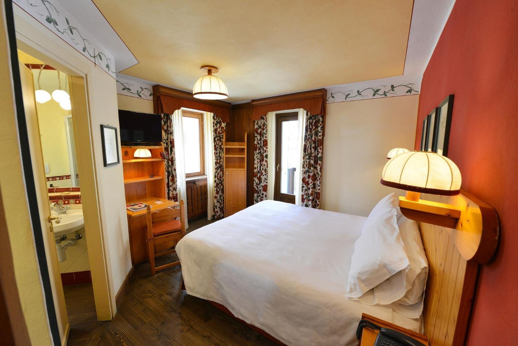 Hotel Du Grand Paradis - 1899 Auberge Boutique كوجن المظهر الخارجي الصورة