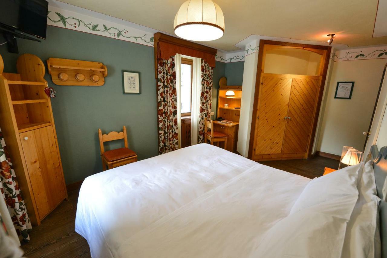 Hotel Du Grand Paradis - 1899 Auberge Boutique كوجن المظهر الخارجي الصورة