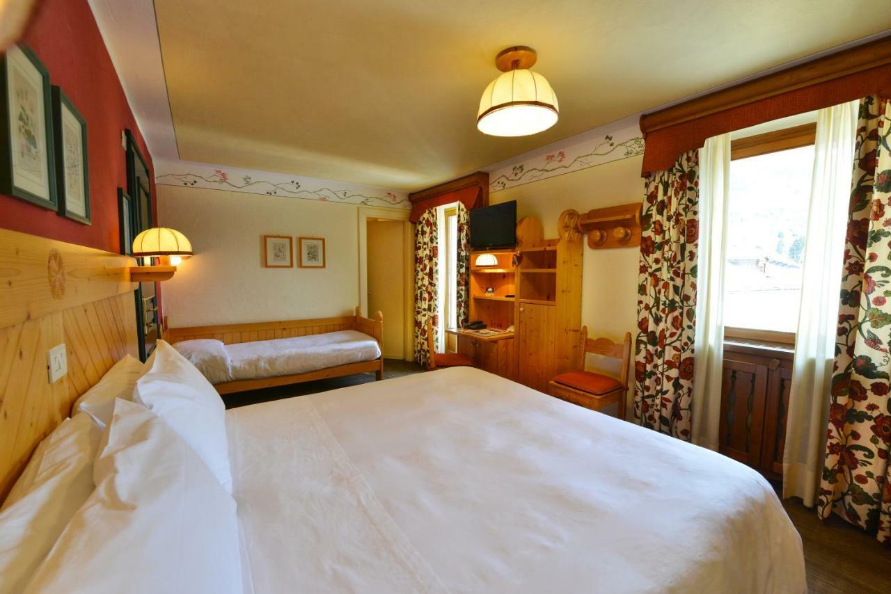 Hotel Du Grand Paradis - 1899 Auberge Boutique كوجن المظهر الخارجي الصورة